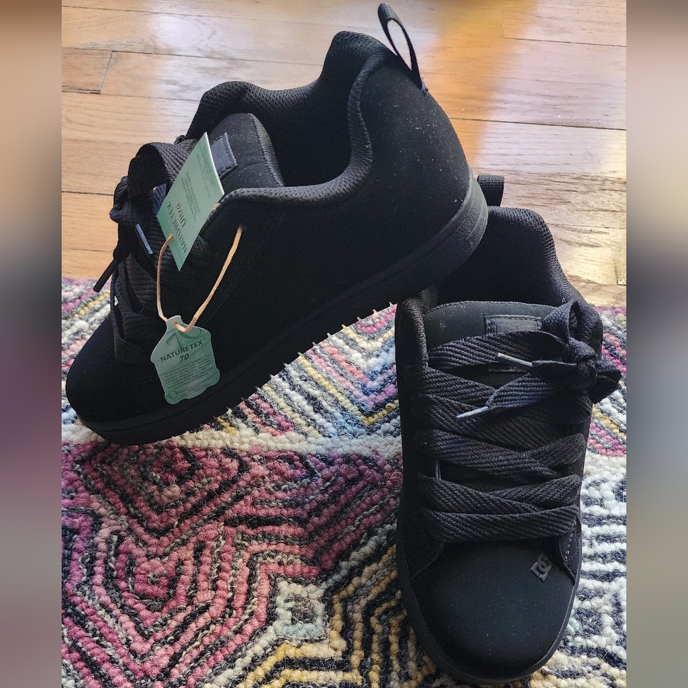 Brand New DC Men's Court Graffik Sneakers